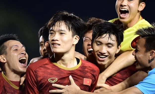 Đàm Vĩnh Hưng bênh vực Bùi Tiến Dũng trước cơn mưa ‘gạch đá’ ảnh 1