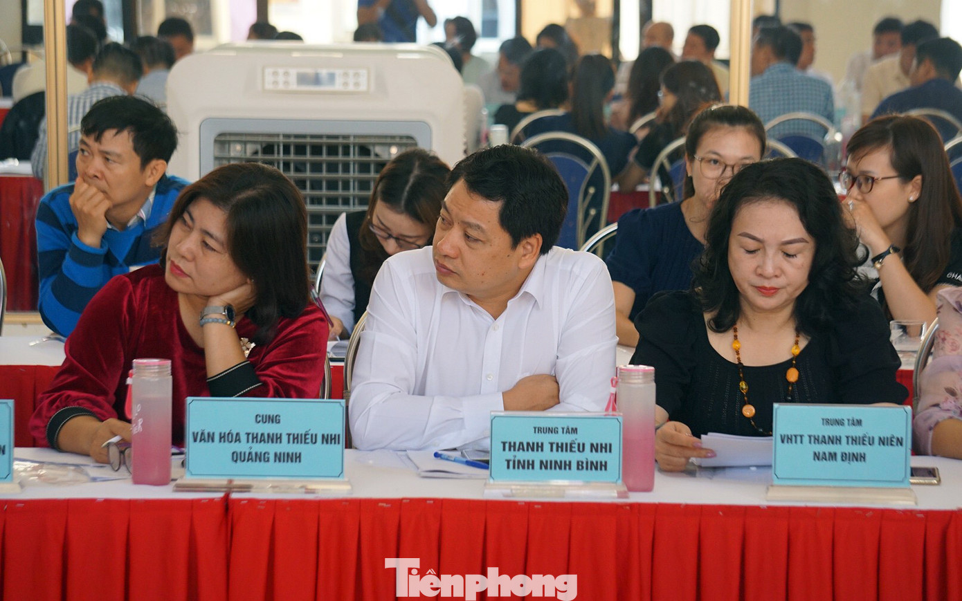 Chung tay làm sạch bãi biển Đồ Sơn, trao tặng khu vui chơi thiếu nhi ảnh 2