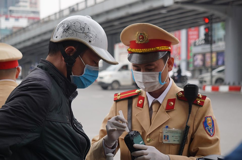 Điều tra đối tượng lừa đảo xử lý vi phạm giao thông ảnh 1