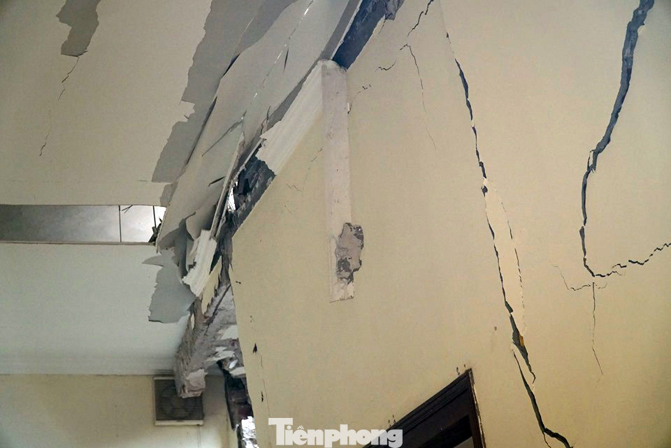 Trạm phát sóng Bạch Mai tan hoang trước ngày hoàn trả theo yêu cầu của TP Hà Nội ảnh 6