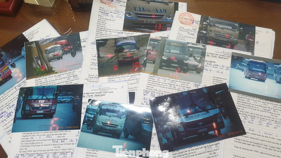 Cảnh sát hóa trang, dùng 'mắt thần' xử lý xe khách rùa bò ở Hà Nội ảnh 10