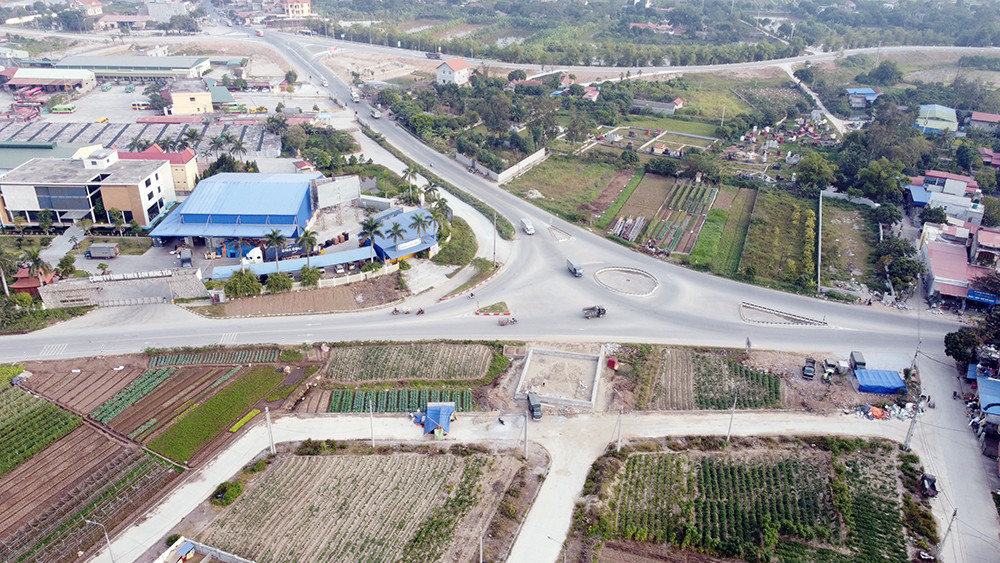 Đình chỉ công trình vi phạm hành lang an toàn giao thông ở Hưng Yên ảnh 3