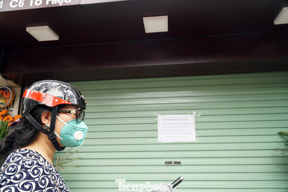 Hàng loạt cửa hàng, quán ăn ở Cầu Giấy đóng cửa phòng Covid-19 ảnh 11