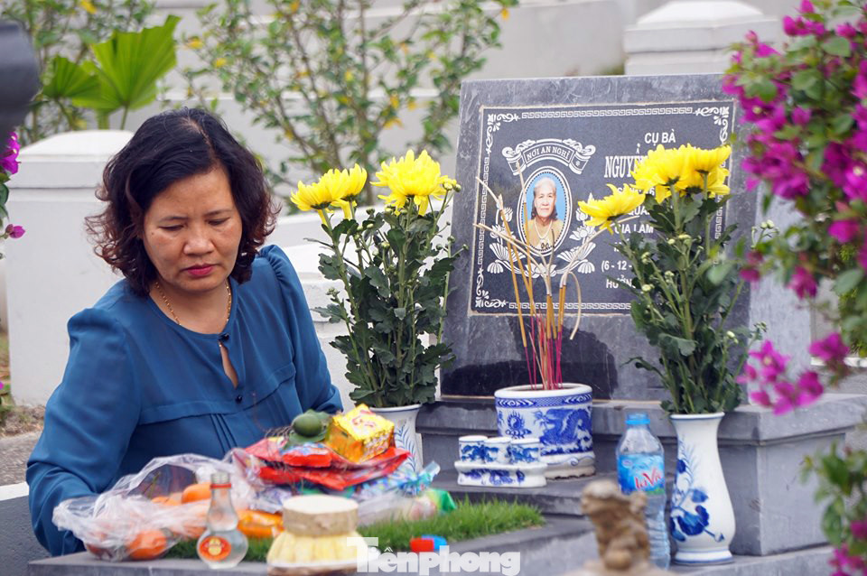 Người dân Thủ đô đưa con cháu lên Hòa Bình tảo mộ trước Tết ảnh 3