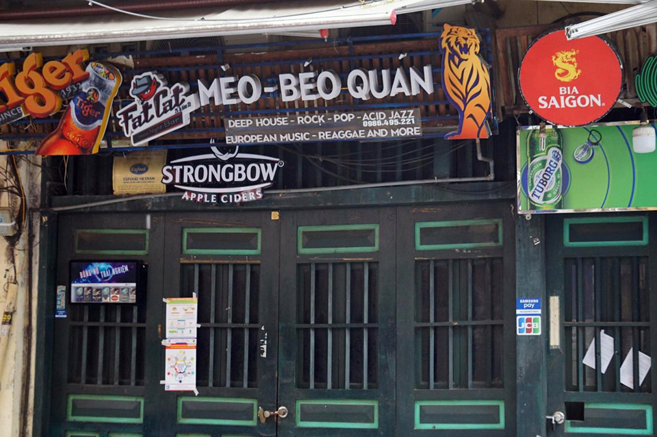 Ngày đầu thực hiện giãn cách trong quán cà phê, nhà hàng ở Hà Nội ảnh 5