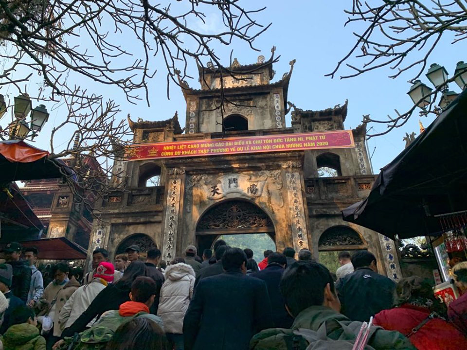 Biển người du xuân, vãn cảnh ngày khai hội chùa Hương ảnh 10