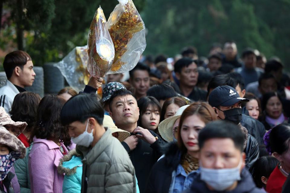 Biển người du xuân, vãn cảnh ngày khai hội chùa Hương ảnh 8