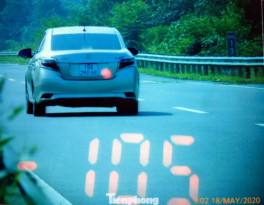 Mục kích cảnh sát tổng kiểm soát giao thông trên cao tốc Nội Bài - Lào Cai ảnh 7