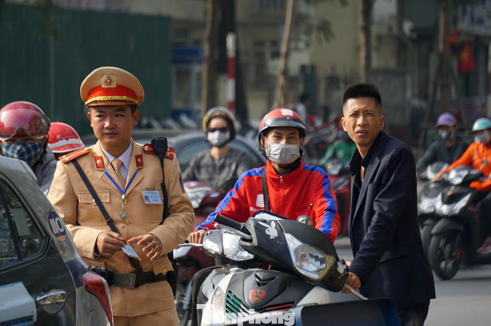 Tự xưng Vụ trưởng Bộ Giáo dục khi CSGT yêu cầu đo nồng độ cồn ảnh 5