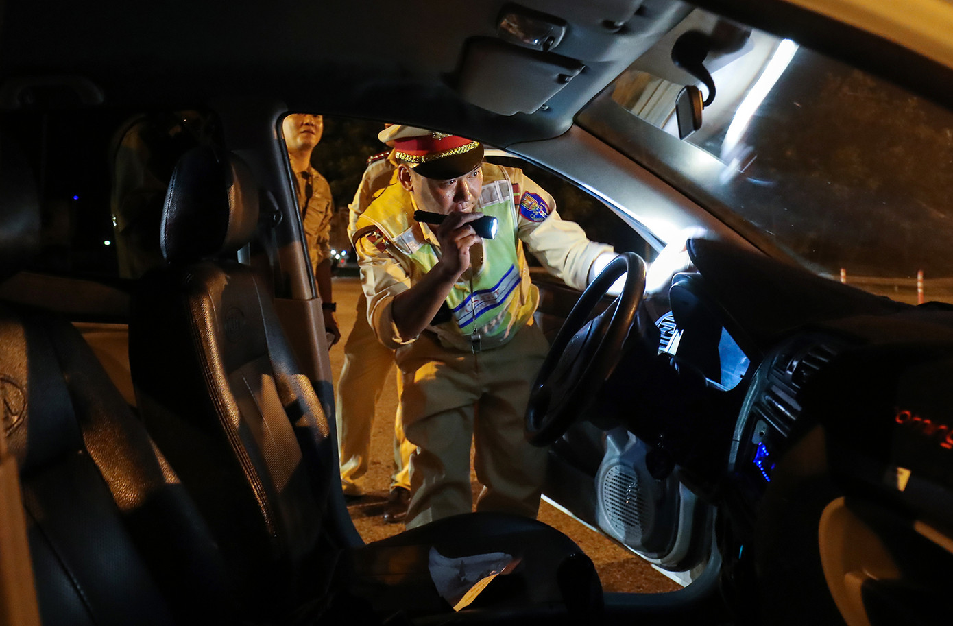 Tài xế dương tính ma túy, vi phạm nồng độ cồn vẫn lái xe trên cao tốc ảnh 2