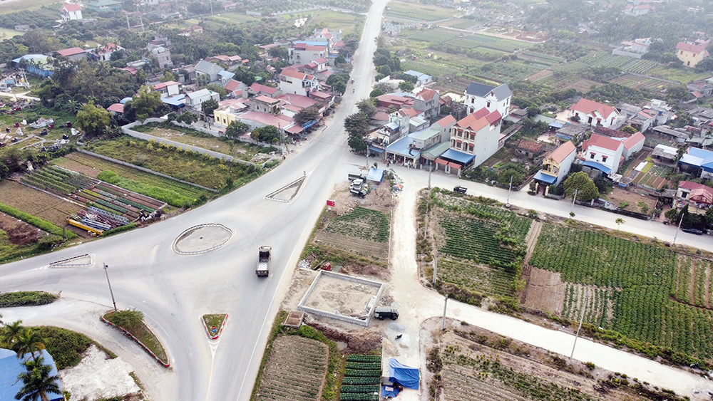 Đình chỉ công trình vi phạm hành lang an toàn giao thông ở Hưng Yên ảnh 1