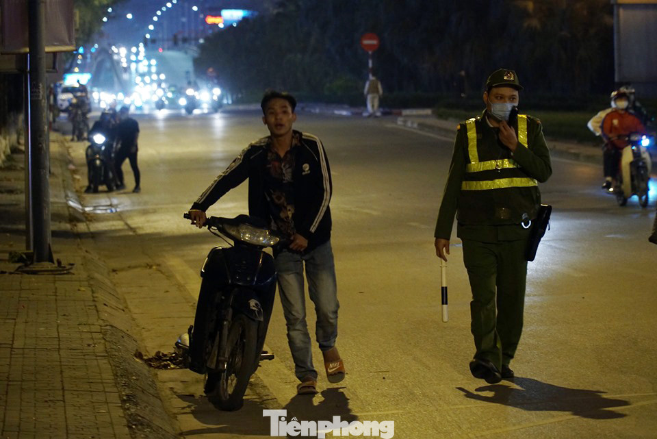 Gặp cảnh sát, ma men lái xe quay đầu bỏ chạy bất thành ảnh 4