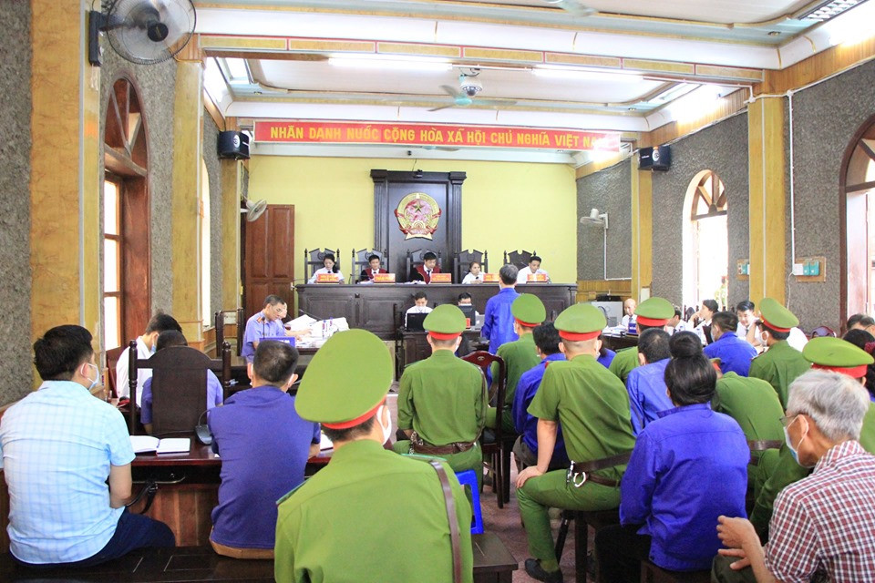 Gian lận điểm thi ở Sơn La vì 'có con cháu các anh trong Sở dự thi' ảnh 1