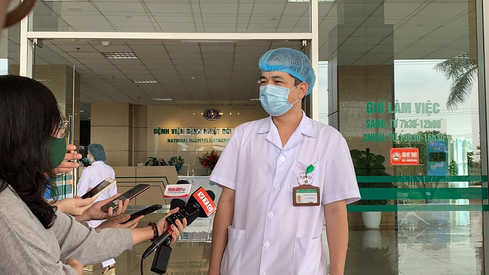 6 ca mắc COVID-19 khỏi bệnh, xuất viện tại BV Bệnh Nhiệt đới TƯ ảnh 6