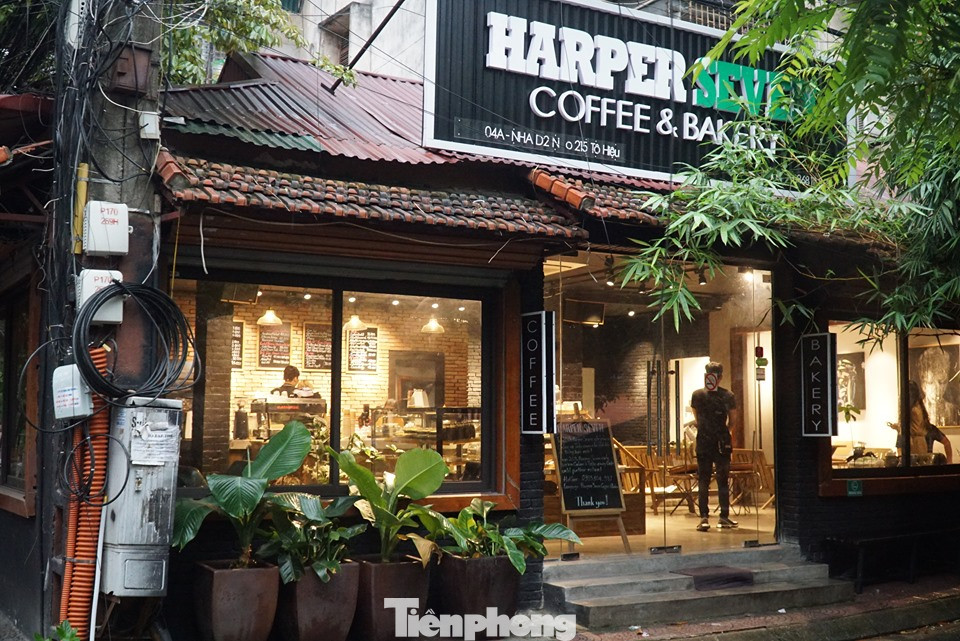 Nhiều cửa hàng Hà Nội bất ngờ hoạt động trở lại ngày cuối giãn cách ảnh 4