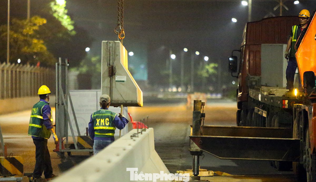 Trắng đêm tháo dỡ rào cứng trên đường đua F1 Hà Nội ảnh 6
