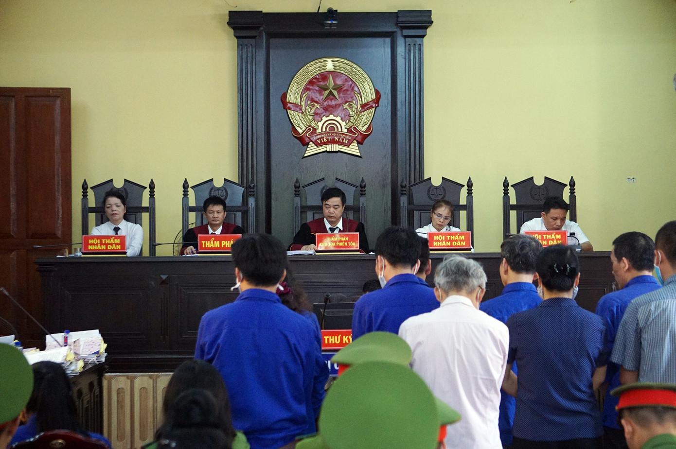 Nhận tiền nâng điểm, cựu Trưởng phòng Khảo thí Sơn La lĩnh 21 năm tù ảnh 4