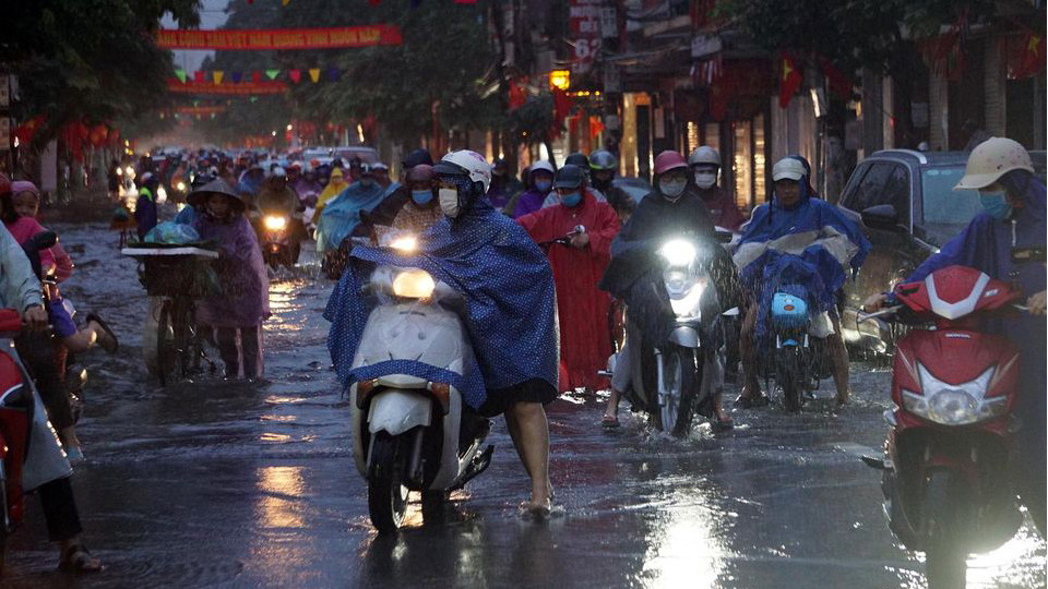 Nhiều tuyến phố ở Hải Phòng ‘hoá thành sông’ ảnh 6