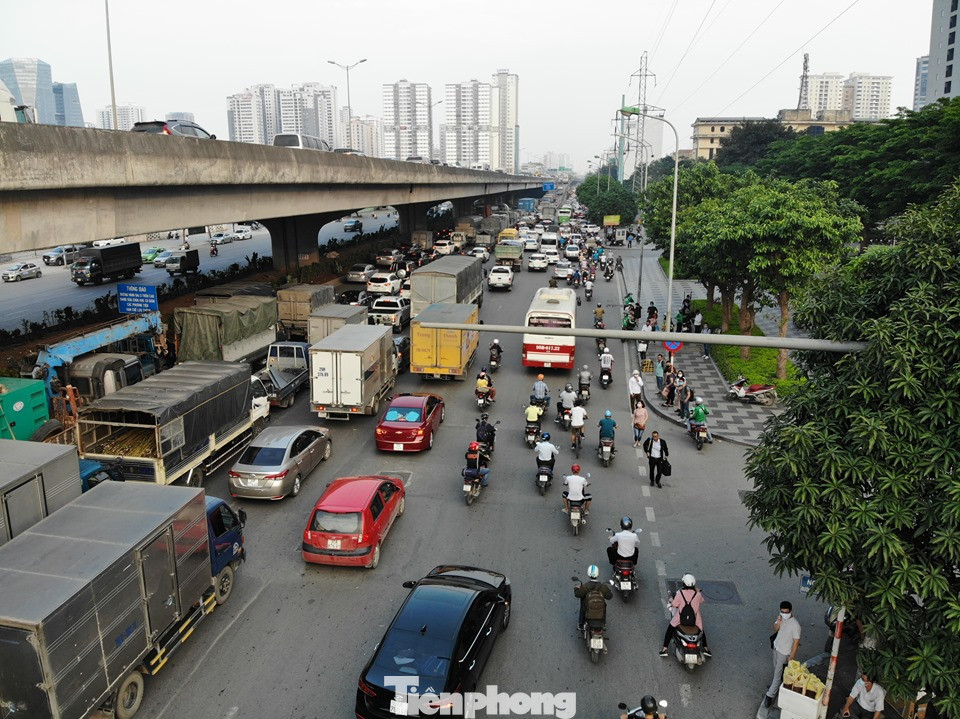 Cửa ngõ Thủ đô kẹt cứng trước kỳ nghỉ lễ 30/4 ảnh 12