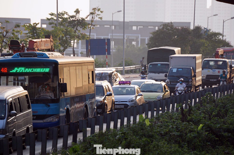 Cửa ngõ Thủ đô kẹt cứng trước kỳ nghỉ lễ 30/4 ảnh 7