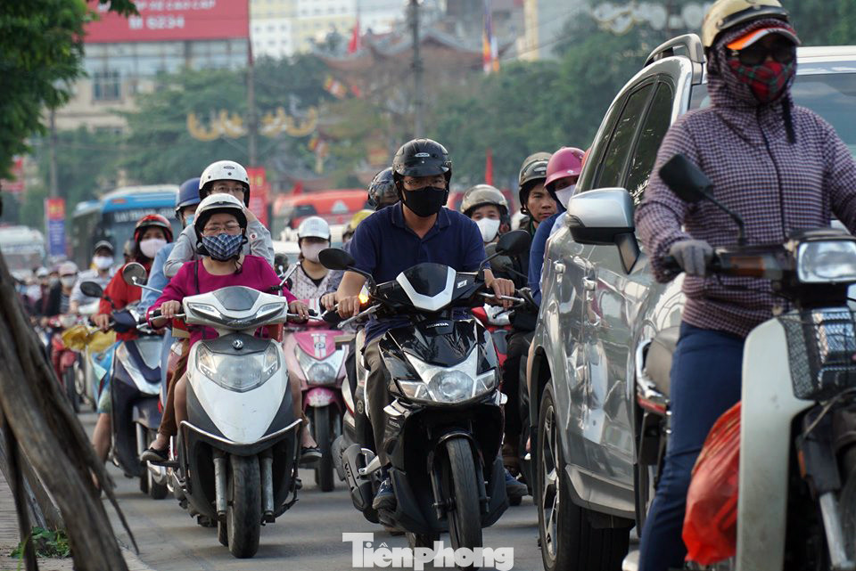 Cửa ngõ Thủ đô kẹt cứng trước kỳ nghỉ lễ 30/4 ảnh 4