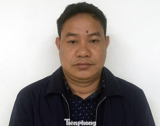 Vụ đốt hàng chục mét pháo nổ trong đám cưới ở Hà Nội: Truy bắt nghi can bỏ trốn ảnh 2