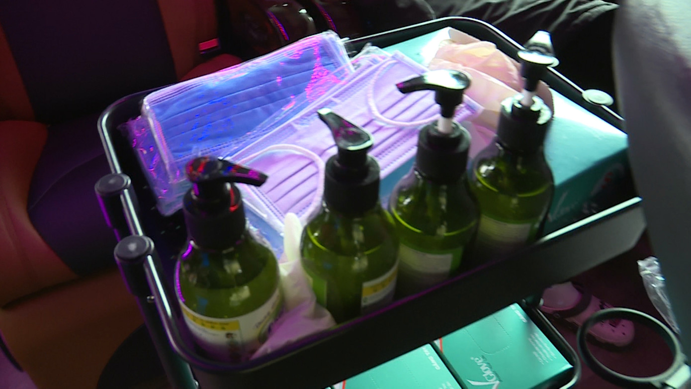 Xe khách trang bị cồn rửa tay, khẩu trang cho khách phòng dịch corona ảnh 8