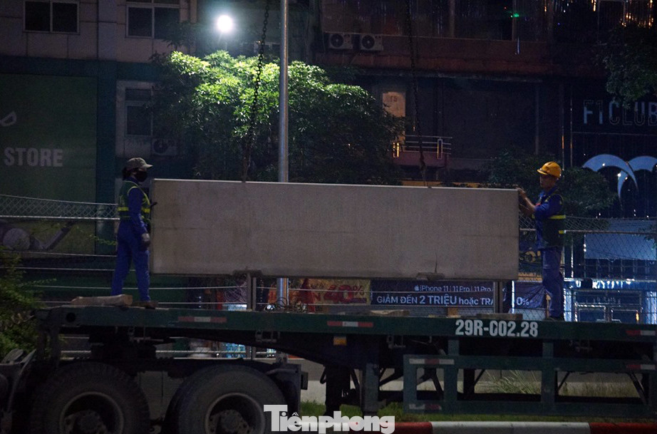 Trắng đêm tháo dỡ rào cứng trên đường đua F1 Hà Nội ảnh 7