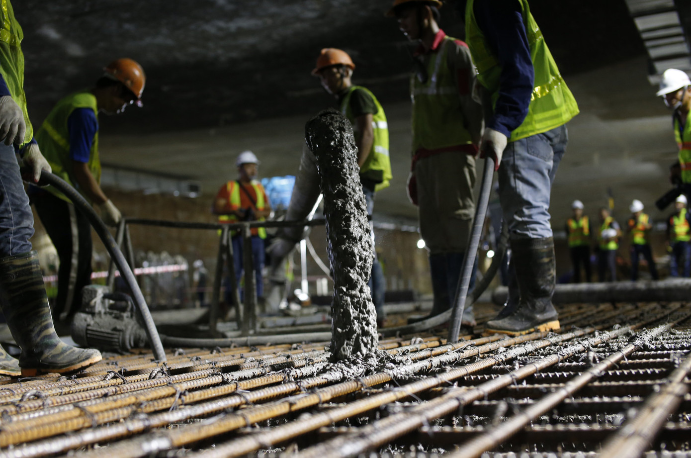 Trắng đêm đổ bê tông hợp long ga ngầm trên phố Kim Mã ảnh 7