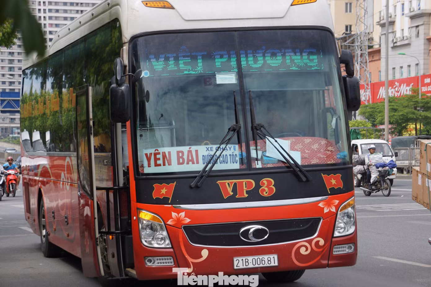 Cảnh sát hóa trang, dùng 'mắt thần' xử lý xe khách rùa bò ở Hà Nội ảnh 9