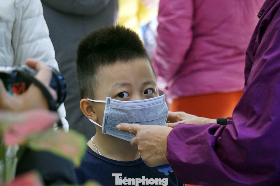 Đeo khẩu trang đi uống cà phê ở Hà Nội thời dịch virus corona ảnh 12