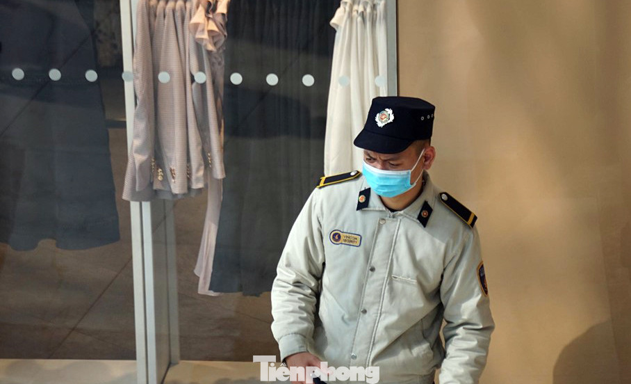 Đeo khẩu trang đi uống cà phê ở Hà Nội thời dịch virus corona ảnh 10