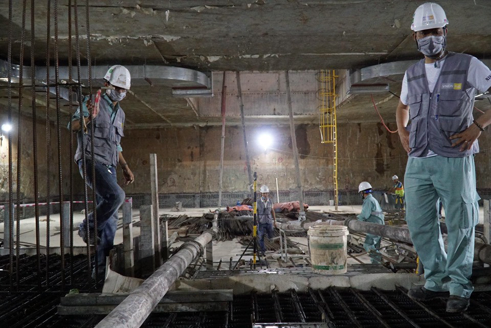 Trắng đêm đổ nền ga ngầm dự án đường sắt Nhổn - Ga Hà Nội ảnh 11