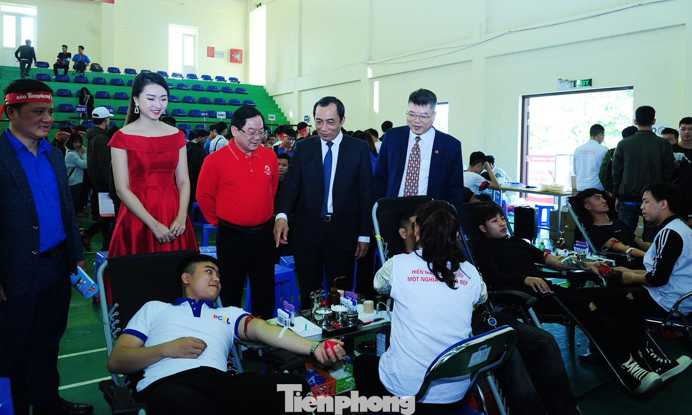 Rộn ràng ngày hội hiến máu Chủ nhật Đỏ tại Bắc Ninh ảnh 13