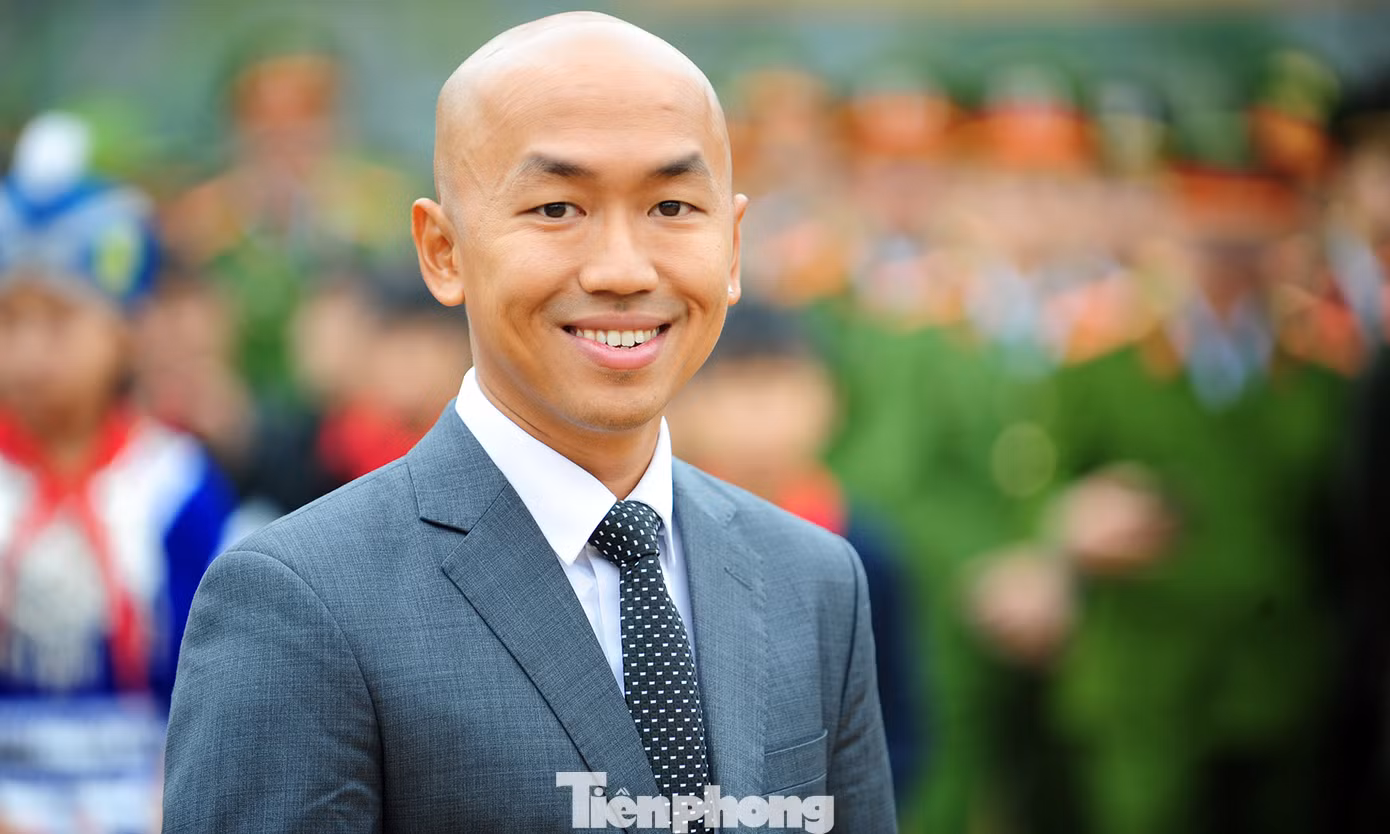 Bác sĩ thực hiện 900 ca mổ nhận giải thưởng Tình nguyện Quốc gia 2019 ảnh 6