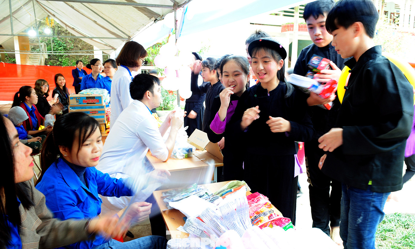 Ấm áp chợ xuân 0 đồng ảnh 9