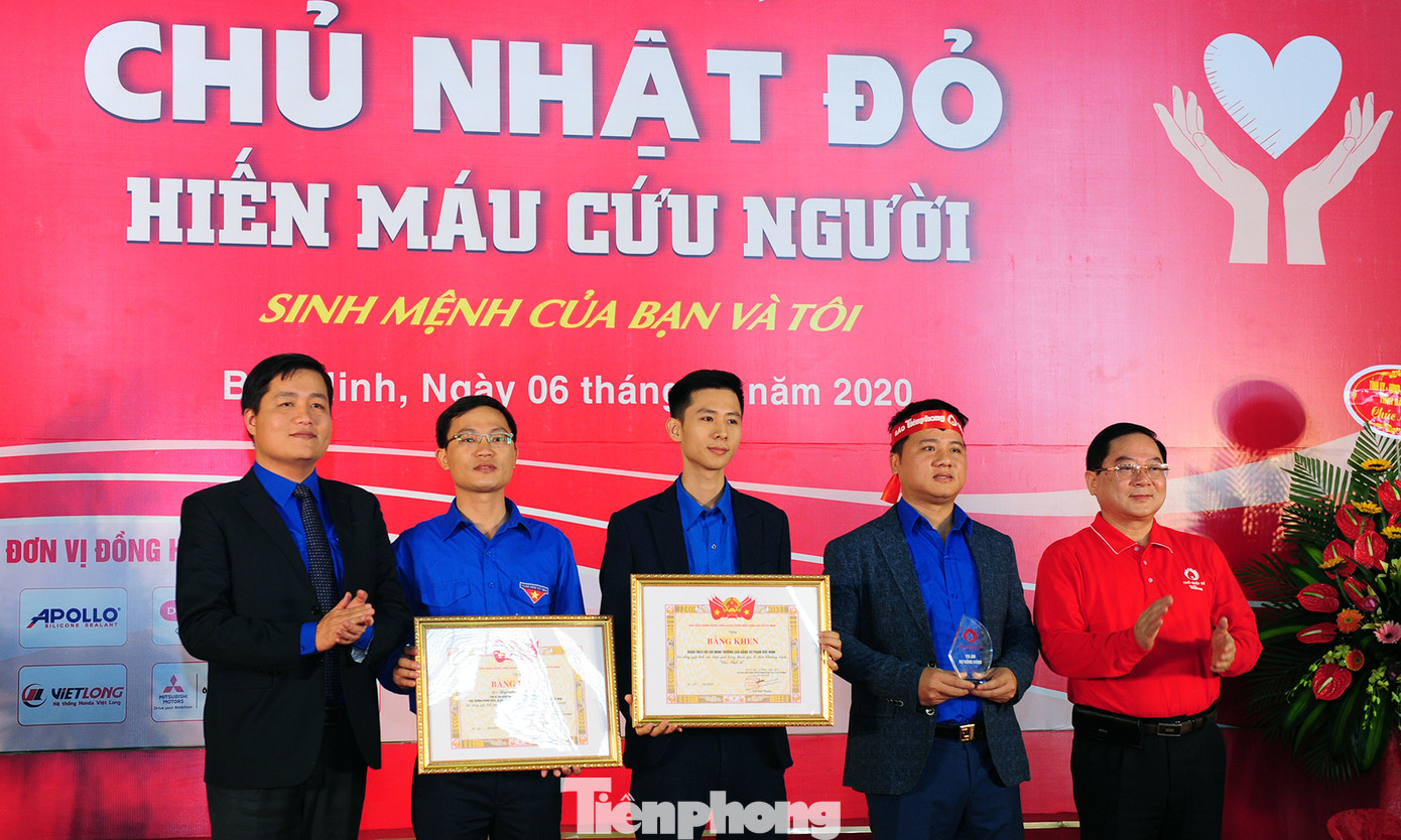 Rộn ràng ngày hội hiến máu Chủ nhật Đỏ tại Bắc Ninh ảnh 4