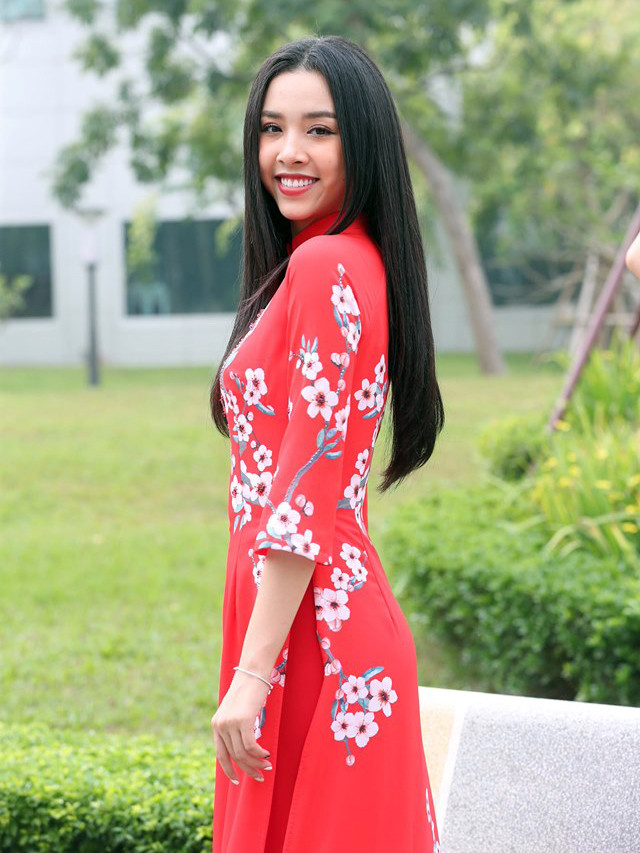 Hoa hậu Mỹ Linh, Tiểu Vy rạng rỡ trong Chủ nhật Đỏ tại Thái Nguyên ảnh 7