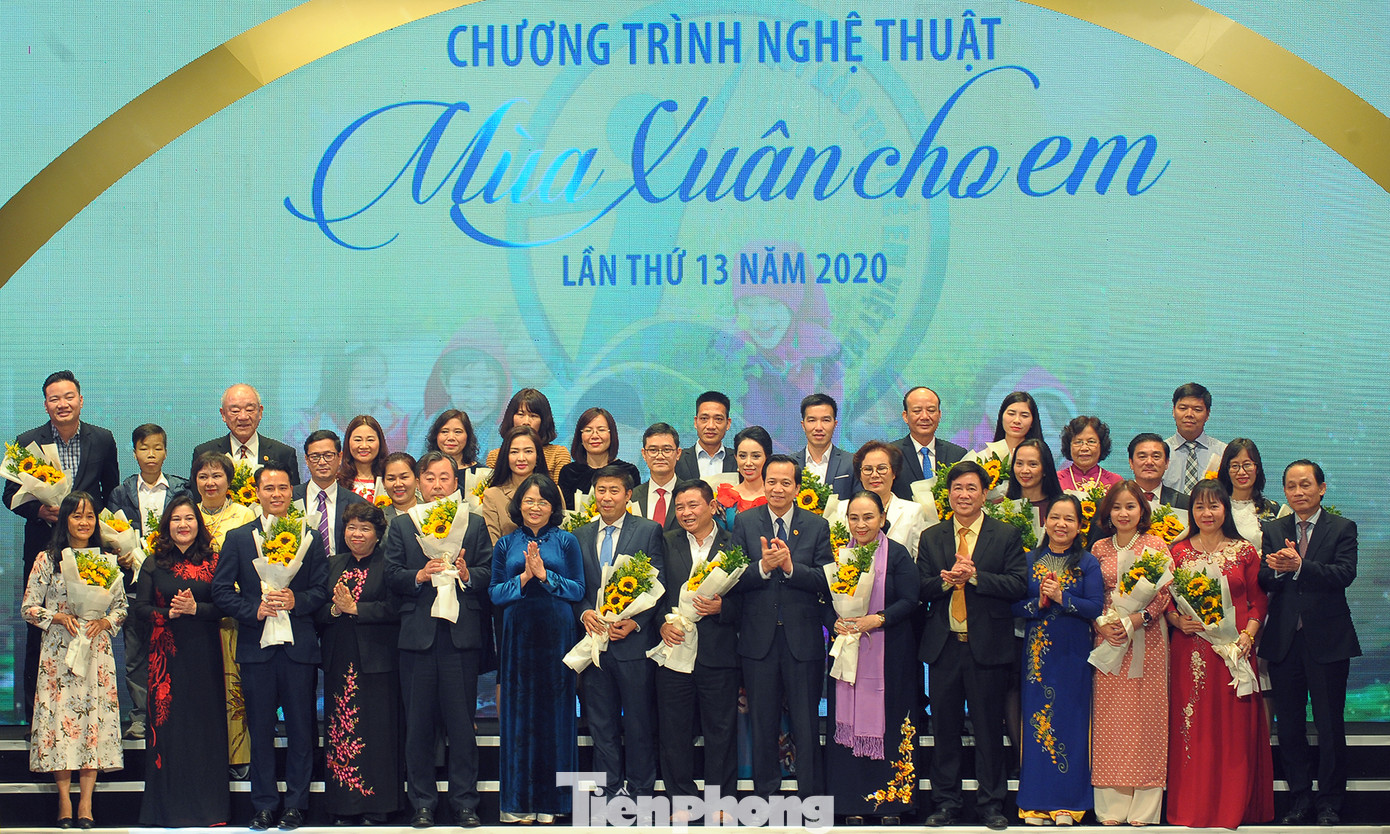Quỹ bảo trợ trẻ em tiếp nhận hơn 113 tỷ đồng trong đêm 'Mùa xuân cho em' ảnh 10