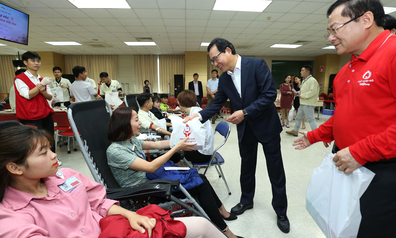 Cán bộ công nhân viên Samsung Thái Nguyên rộn ràng hiến máu Chủ nhật Đỏ ảnh 7