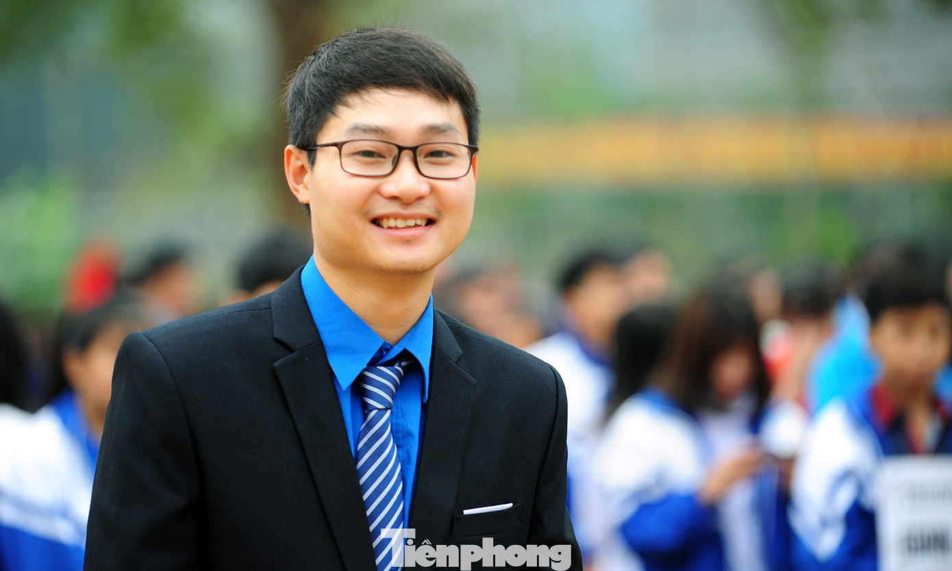 Bác sĩ thực hiện 900 ca mổ nhận giải thưởng Tình nguyện Quốc gia 2019 ảnh 5