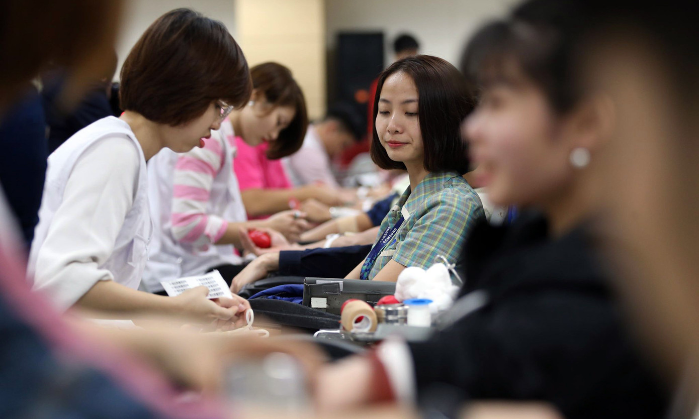 Cán bộ công nhân viên Samsung Thái Nguyên rộn ràng hiến máu Chủ nhật Đỏ ảnh 4