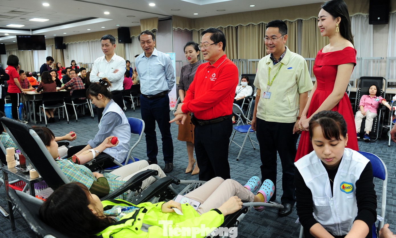Rộn ràng ngày hội hiến máu Chủ nhật Đỏ tại Bắc Ninh ảnh 19