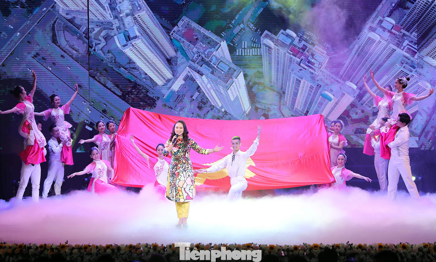 Xuân ấm 2020 tặng 12 căn nhà cho người nghèo, nhiều học bổng cho sinh viên ảnh 10