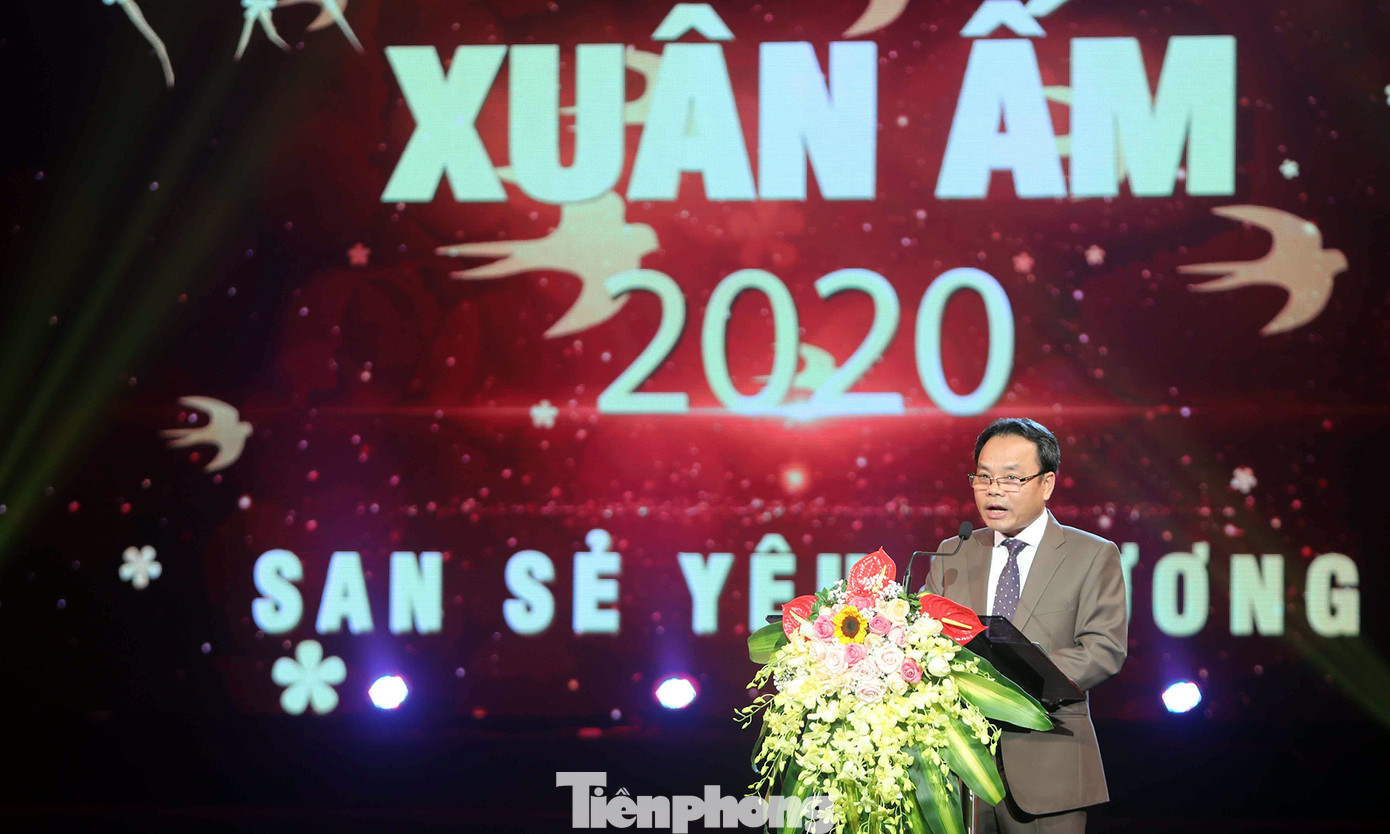 Xuân ấm 2020 tặng 12 căn nhà cho người nghèo, nhiều học bổng cho sinh viên ảnh 3