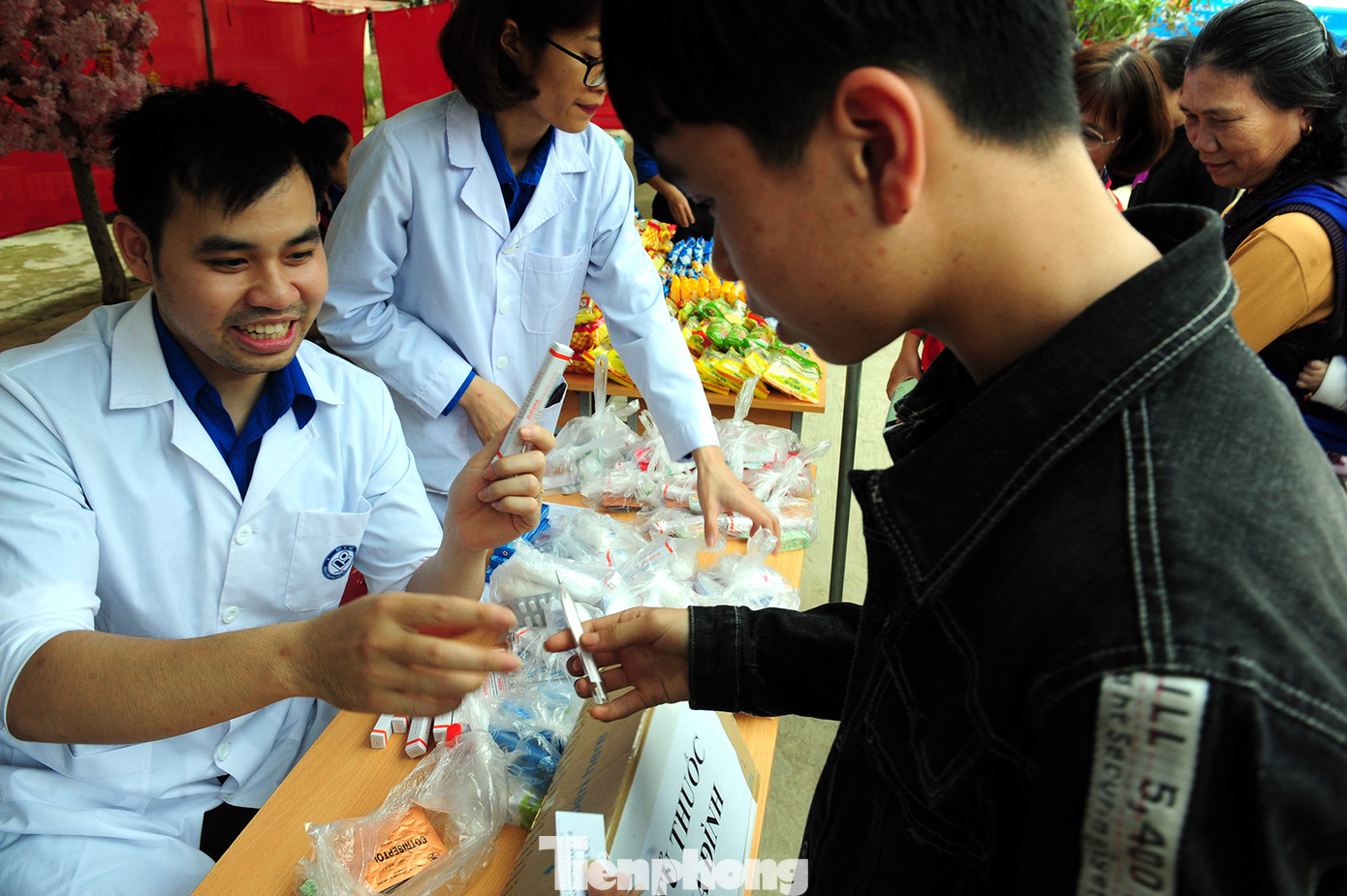 Ấm áp chợ xuân 0 đồng ảnh 10