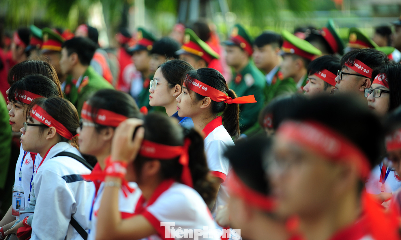 Dòng người xếp hàng hiến máu trong chương trình Chủ nhật Đỏ tại Thái Bình ảnh 12