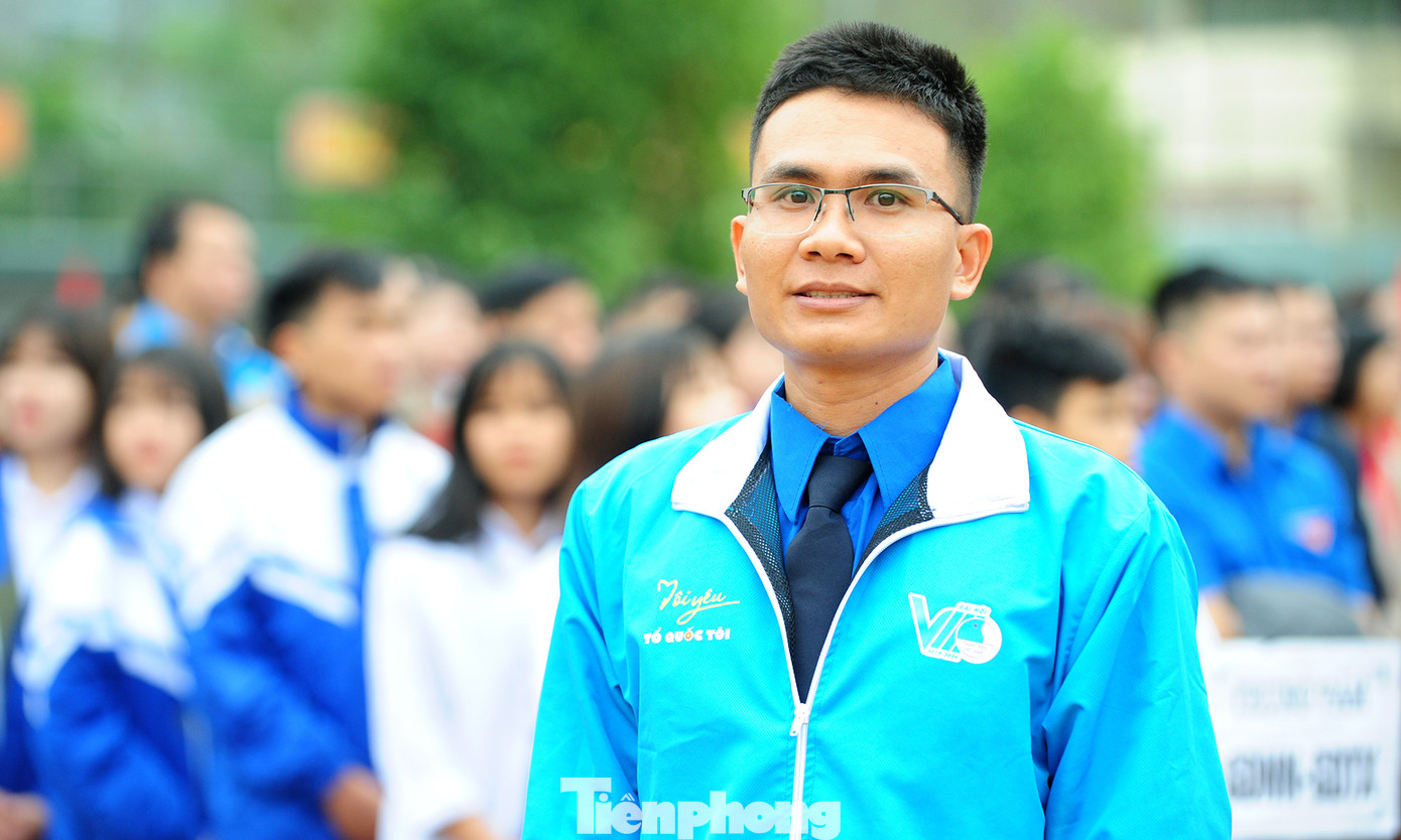 Bác sĩ thực hiện 900 ca mổ nhận giải thưởng Tình nguyện Quốc gia 2019 ảnh 9