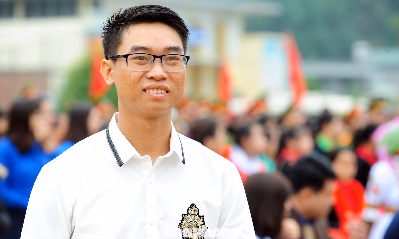 Bác sĩ thực hiện 900 ca mổ nhận giải thưởng Tình nguyện Quốc gia 2019 ảnh 8