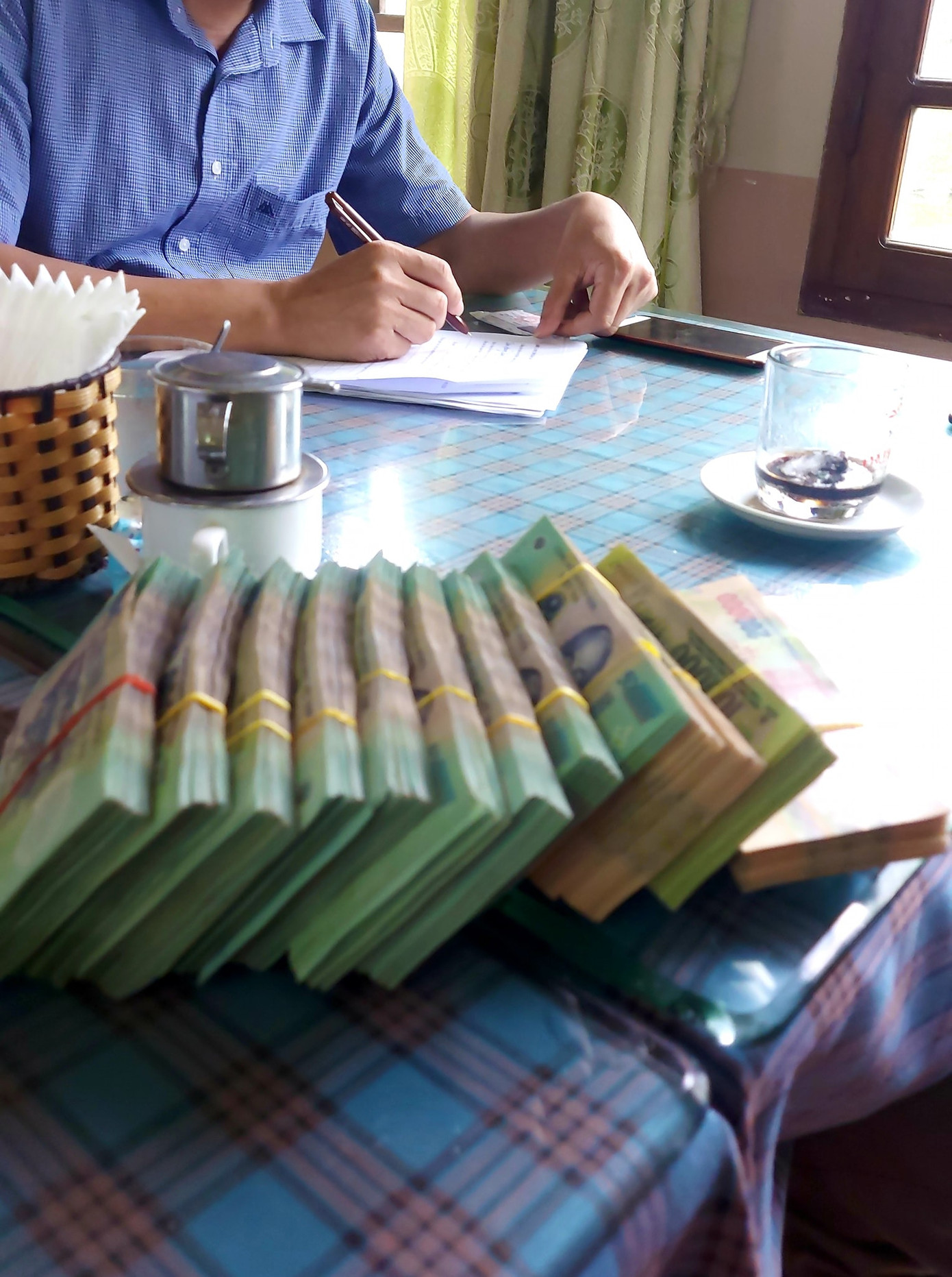 Hà Nội: Dân 'trẩy hội' buôn đất Ba Vì ảnh 4